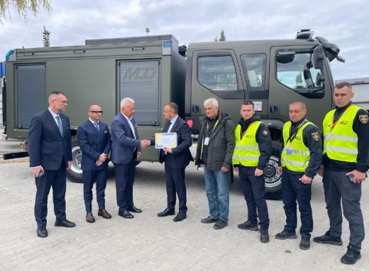 Сумщина отримала спеціалізований пожежно-рятувальний автомобіль вартістю понад €400 тисяч від польських партнерів фото Сумщина отримала спеціалізований пожежно-рятувальний автомобіль вартістю понад €400 тисяч від польських партнерів фото