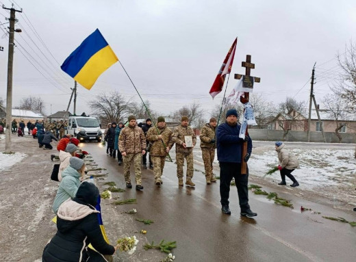 У Кролевці попрощались із героєм Вячеславом Куртасем фото