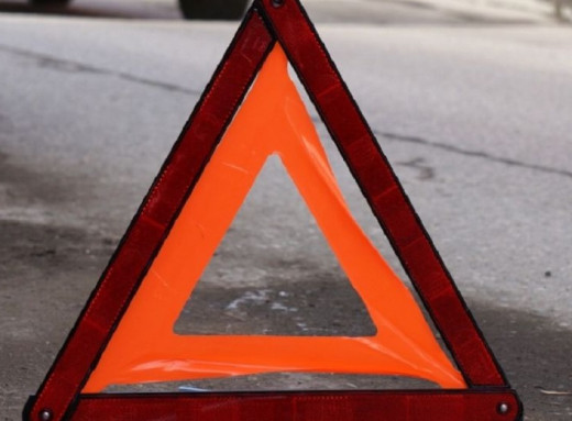 У Шостці сталася автопригода за участі поліцейського авто: постраждав пішохід фото