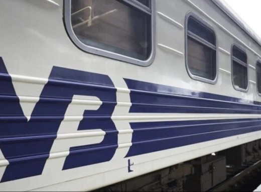 На Сумщині 7 та 8 березня скасують частину приміських поїздів фото