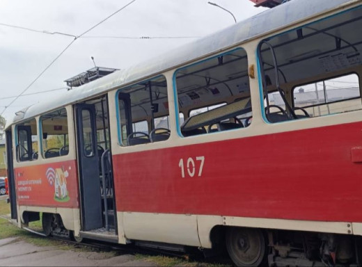 Конотоп під масованою атакою шахедів: пошкоджено трамвай та зупинено водопостачання фото