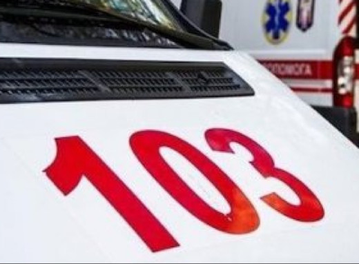 У Сумах через атаку російських дронів травмовано людину та пошкоджено СТО зі складами фото
