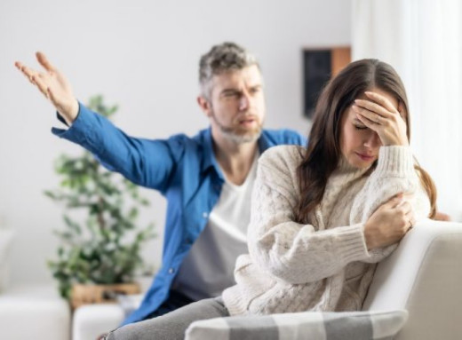 Тривожні дзвіночки: 7 фраз чоловіка, які свідчать про токсичні стосунки фото