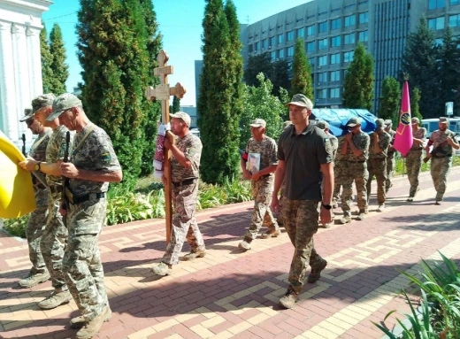 У Сумах провели в останню путь захисника Ігоря Дробнова фото