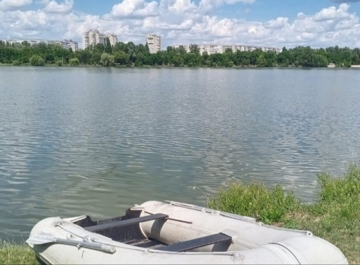 Трагедія на озері Чеха: у Сумах вода забрала життя чоловіка фото Трагедія на озері Чеха: у Сумах вода забрала життя чоловіка фото