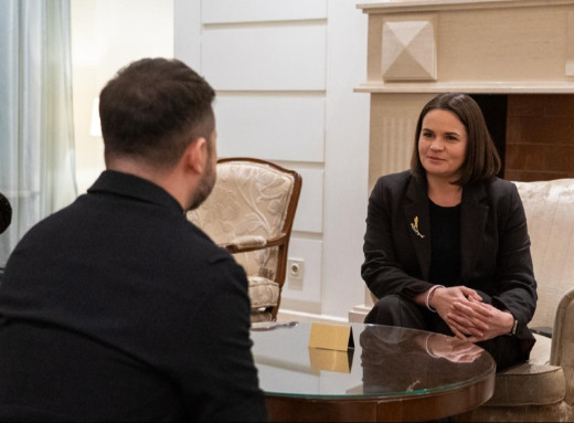 Зеленський уперше провів зустріч із Тихановською, говорили про відповідальність Лукашенка фото