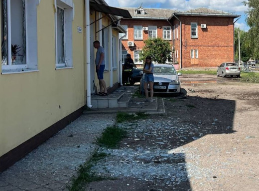 Кількість постраждалих від ворожих БпЛА в Сумах зросла до восьми: пошкоджено 14 будівель фото