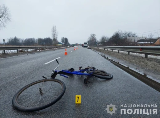 На Роменщині мікроавтобус збив велосипедистку насмерть фото