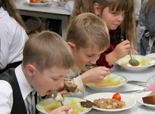 На гаряче харчування школярів Сумщини спрямували 2,4 мільйона гривень фото