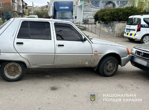 В Охтирці жінка викрала автомобіль та одразу скоїла аварію фото