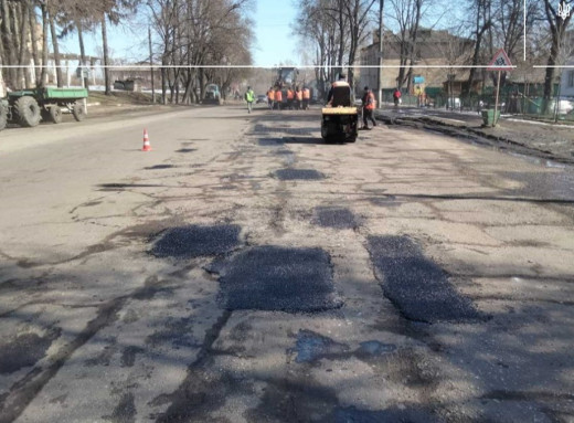 На Сумщині розпочали ямковий ремонт доріг державного значення фото