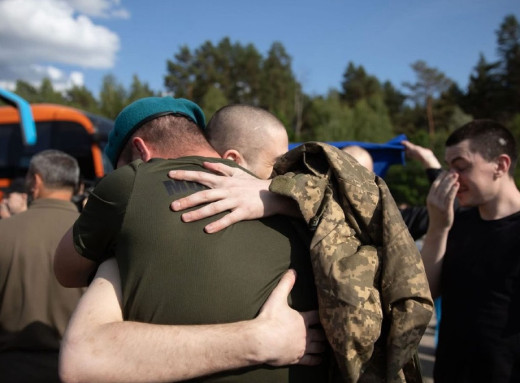 Двоє мешканців Сумщини повернулися з російського полону фото Двоє мешканців Сумщини повернулися з російського полону фото