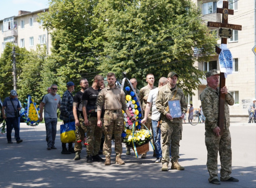 Охтирчани попрощалися із захисником Олександром Заворою фото Охтирчани попрощалися із захисником Олександром Заворою фото