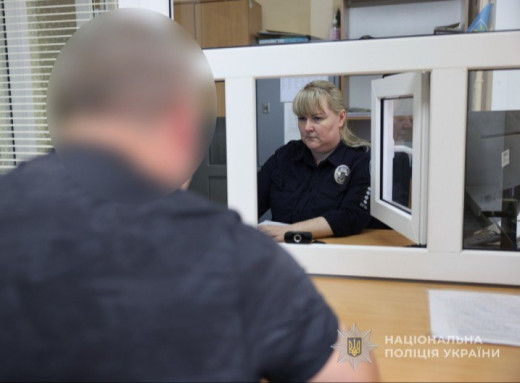 У Сумах затримали грабіжника, який напав на жінку на центральному ринку фото