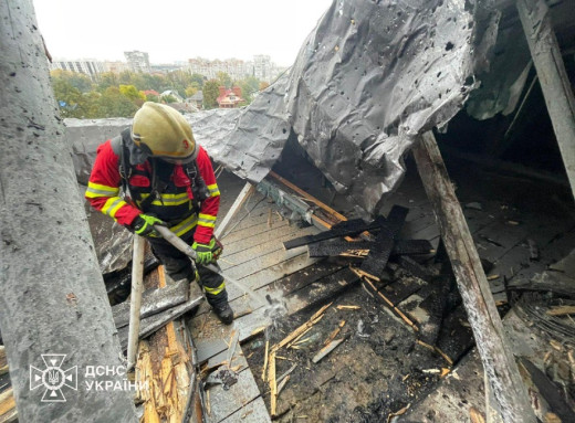 У Сумах російський дрон вдарив по пологовому будинку: є постраждала (відео) фото