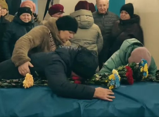 У Путивлі попрощалися із захисником Андрієм Козінцем, який загинув під Бахмутом фото