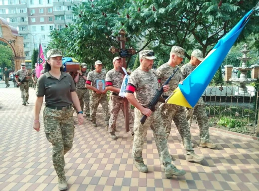 Сум’яни попрощалися із захисником Сергієм Кравченком фото