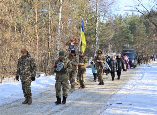 Тростянчани попрощалися із захисником Романом Березіним фото