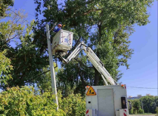 У Сумах КП «Міськсвітло» оновило освітлення в кількох мікрорайонах фото