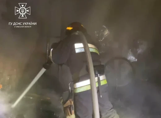 В Охтирці рятувальники оперативно ліквідували пожежу в котельні (відео) фото