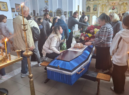 Охтирчани попрощалися із захисником Андрієм Голопьоровим фото