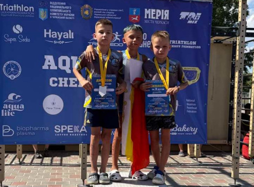 Юні сумські спортсмени вдало виступили на змаганнях з акватлону та тріатлону фото