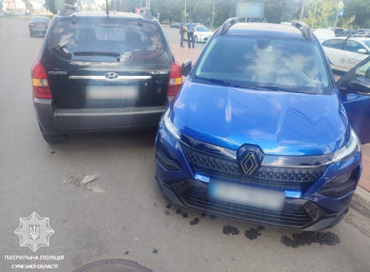 У Сумах на Харківській сталася потрійна ДТП фото У Сумах на Харківській сталася потрійна ДТП фото