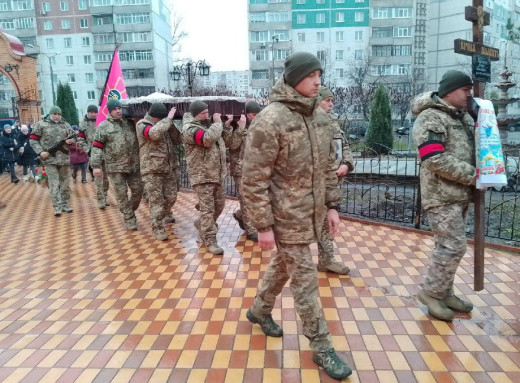 Сум’яни попрощалися із захисником Антоном Костенком фото