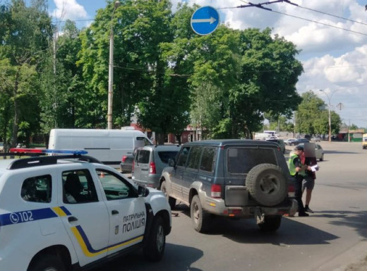У Сумах водійка спровокувала ДТП на перехресті фото У Сумах водійка спровокувала ДТП на перехресті фото