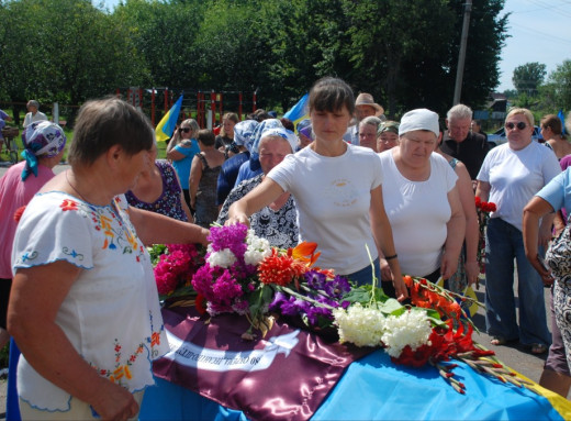 Шостка попрощалася із захисником Сергієм Рябцевим, який загинув на фронті фото