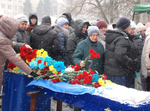 У Шостці попрощалися із захисником Денисом Головачем фото