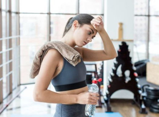 Тренування під час хвороби: три симптоми, при яких не можна йти у спортзал. фото