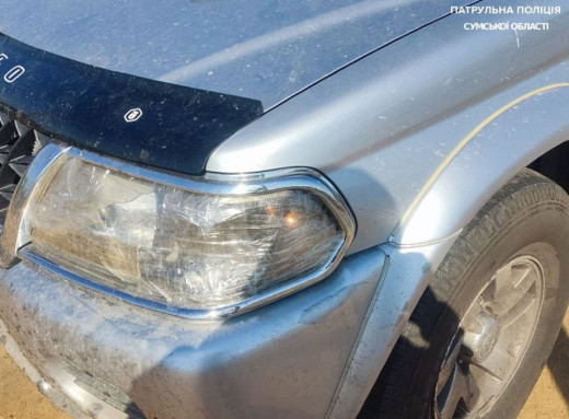 У Сумах водій позашляховика втік з місця ДТП фото У Сумах водій позашляховика втік з місця ДТП фото