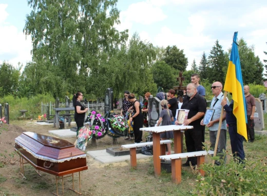 На Тростянеччині попрощалися із загиблим у полоні старостою Гребениківки фото