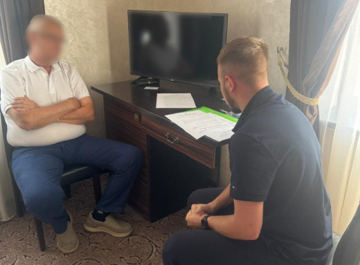 Викрито колишнього президента федерації, який привласнив кошти жіночої збірної з хокею на траві фото Викрито колишнього президента федерації, який привласнив кошти жіночої збірної з хокею на траві фото