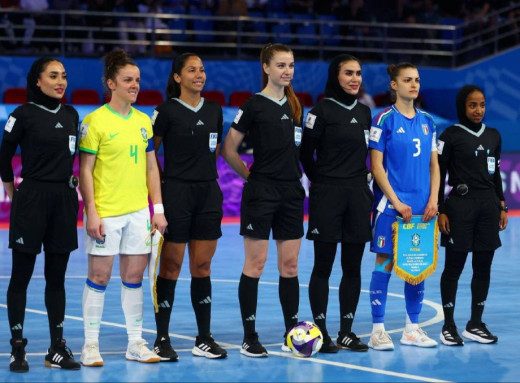 Арбітриня з Сум судила матч лідерів світового футзалу на Філіппінах фото