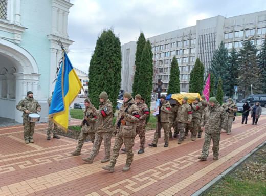 Сумська громада провела в останню путь солдата Андрія Гладенка фото