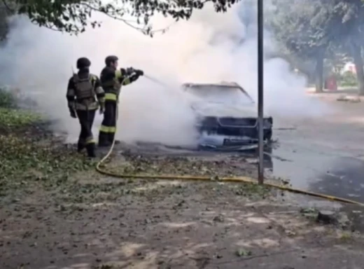 Ворожий обстріл Глухова: рятувальники ліквідували пожежу фото