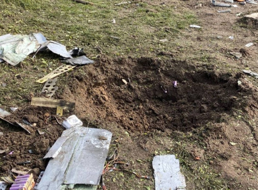 Російський БПЛА втретє за день атакував Сумську громаду: поранено цивільного фото Російський БПЛА втретє за день атакував Сумську громаду: поранено цивільного фото