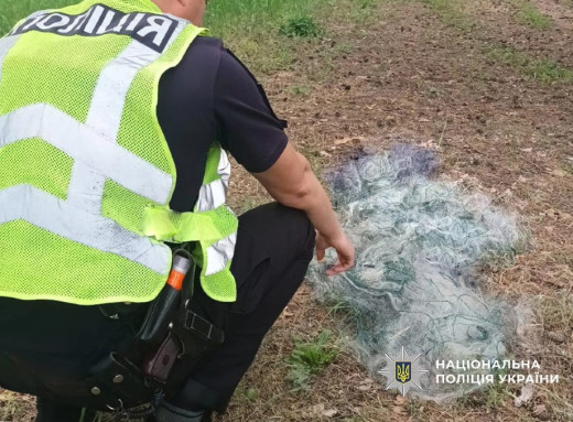 Лебединські поліцейські затримали рибалку-браконьєра у заповіднику фото Лебединські поліцейські затримали рибалку-браконьєра у заповіднику фото