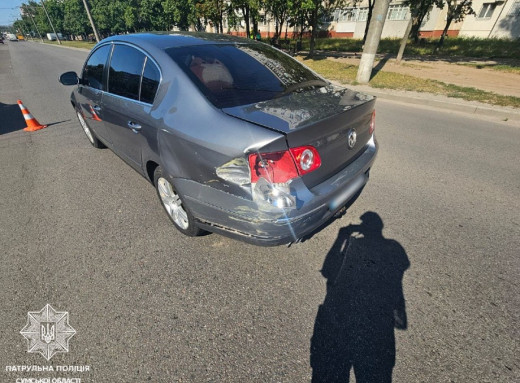 Водій Mercedes спричинив ДТП у Сумах фото