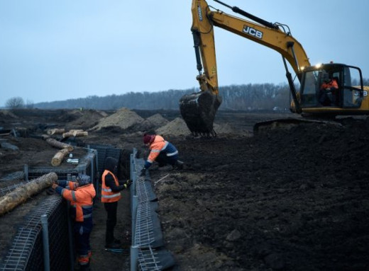 ЗСУ будують суцільну лінію оборони від Київського водосховища до Сум фото