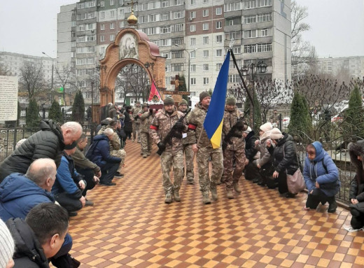 Сум’яни попрощалися із захисником Миколою Овчаренком фото