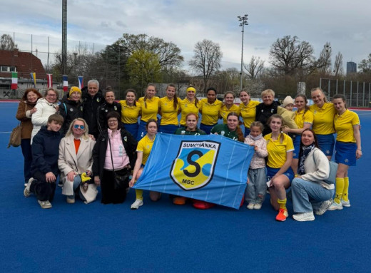 Друга перемога у Відні: сумські хокеїстки обіграли чемпіонок Франції фото