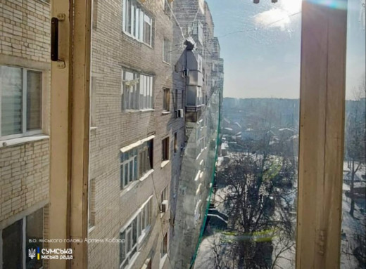 У Ковпаківському районі Сум зафіксували влучання поблизу житлового будинку фото