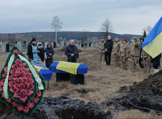 На Сумщині з військовими почестями поховали двох невідомих солдатів фото