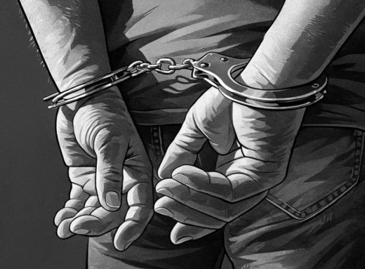 Суд в Охтирці засудив чоловіка, який напав на поліцейського та зберігав перероблений пістолет фото