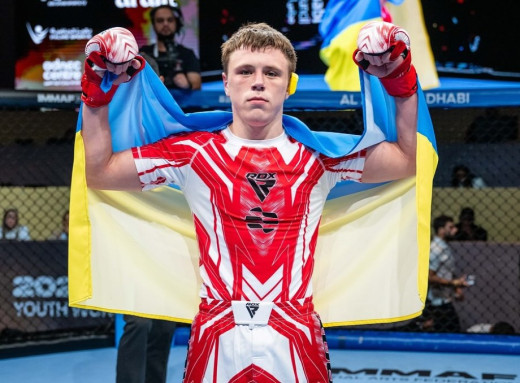 Боєць з Лебедина Михайло Казимерчук здобув "бронзу" на Чемпіонаті світу в Абу-Дабі фото Боєць з Лебедина Михайло Казимерчук здобув "бронзу" на Чемпіонаті світу в Абу-Дабі фото