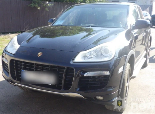 Водій Porsche Cayenne збив велосипедиста в Конотопі та втік з місця ДТП фото