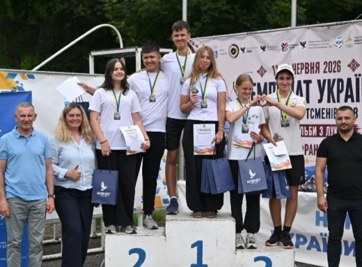 Сумські лучники вибороли три медалі на юнацькому чемпіонаті України фото
